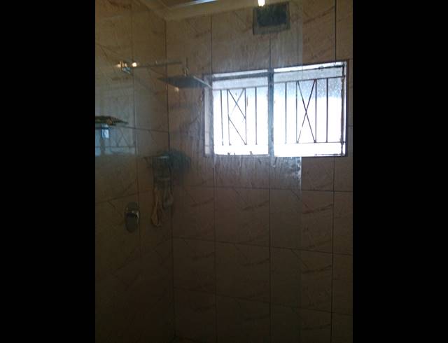 6 BEDROOM HOUSE FOR SALE IN NORTHDALE
